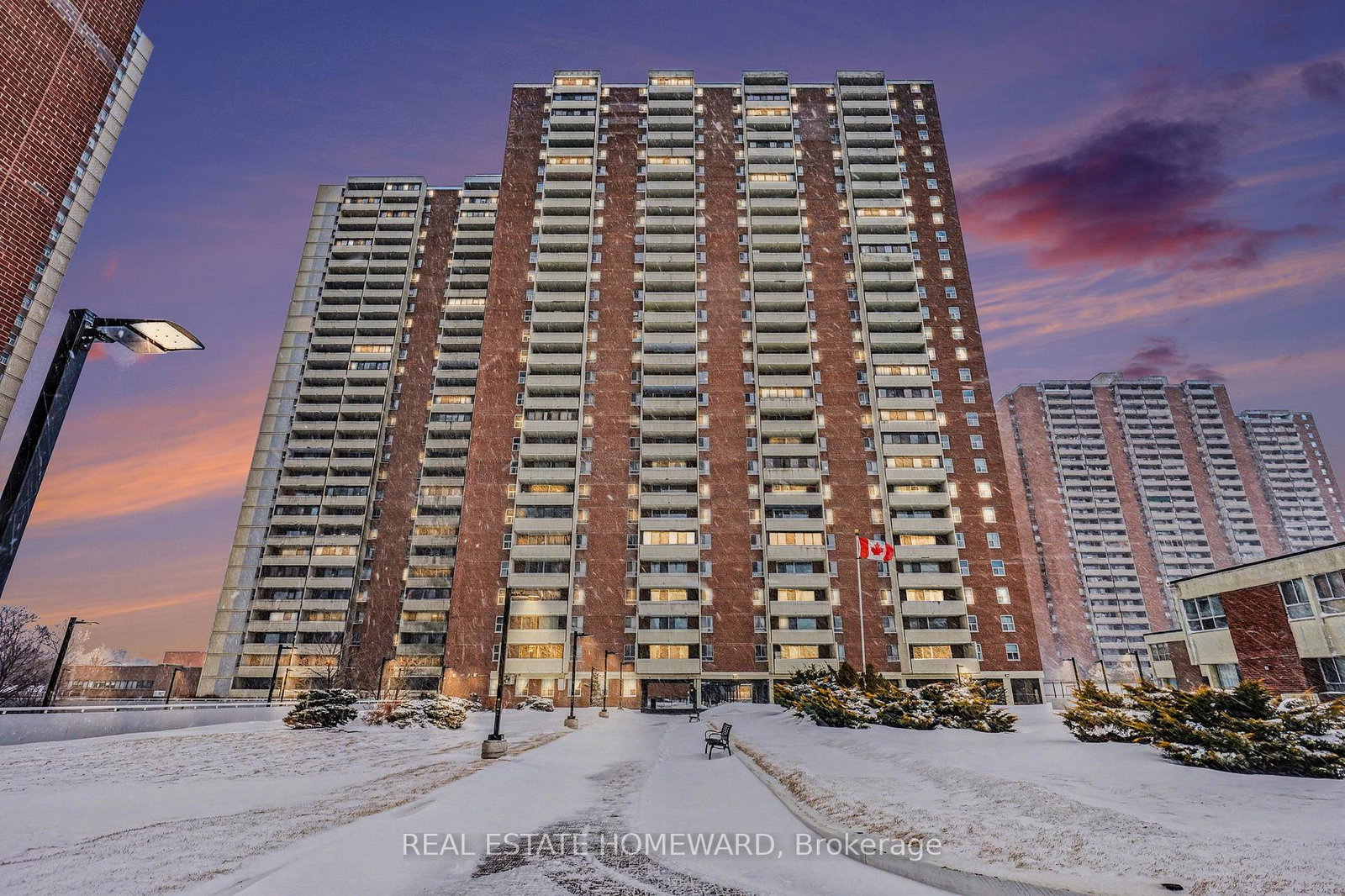 5-massey-square-east-york-ontario-e12805580