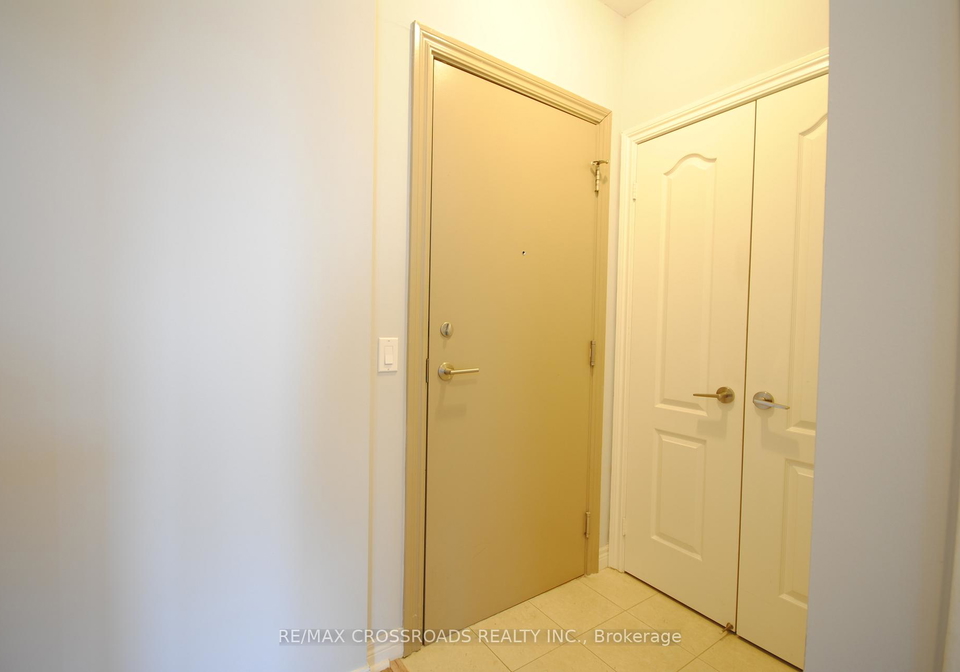 70-town-centre-court-scarborough-ontario-e12805976