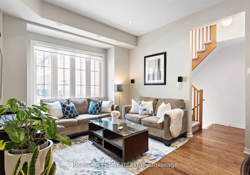 1463-queen-street-e-toronto-ontario-e12806530