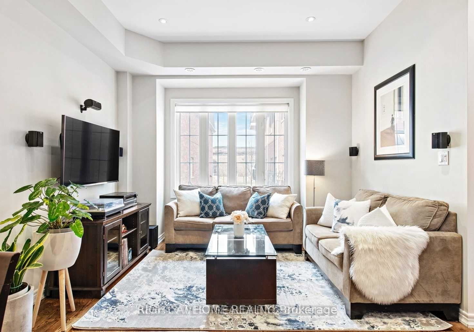 1463-queen-street-e-toronto-ontario-e12806530