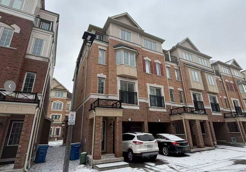 38-filly-path-n-oshawa-ontario-e12808400