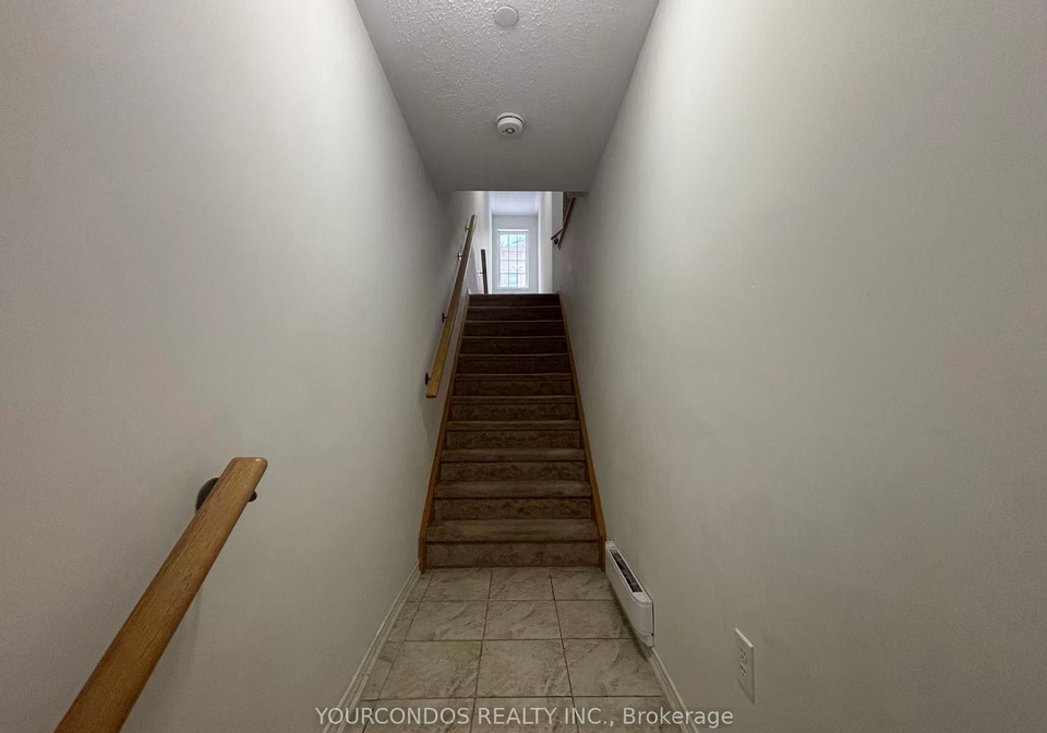 38-filly-path-n-oshawa-ontario-e12808400