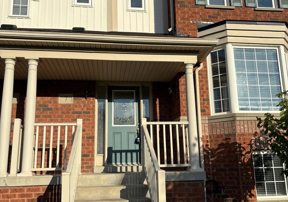 7-dollery-gate-ajax-ontario-e12809352