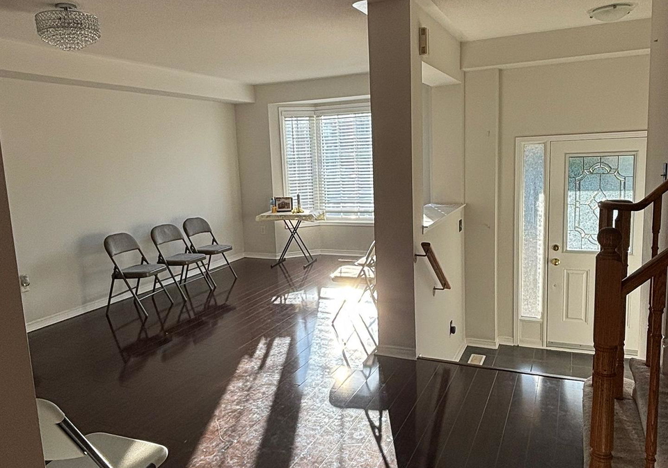 7-dollery-gate-ajax-ontario-e12809352