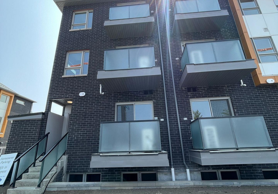 1081-danforth-road-scarborough-ontario-e12812598