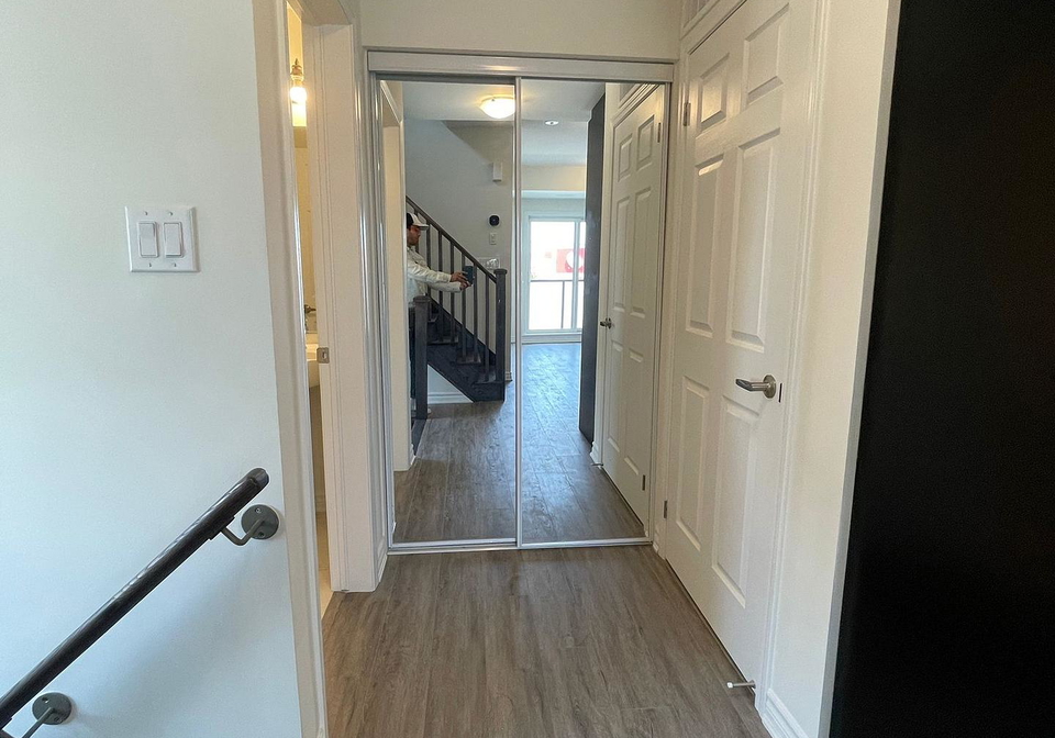 1081-danforth-road-scarborough-ontario-e12812598