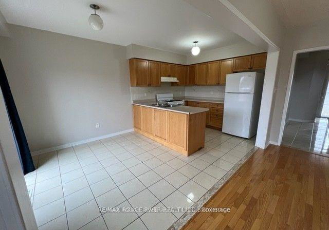 32-puttingedge-drive-whitby-ontario-e12813104