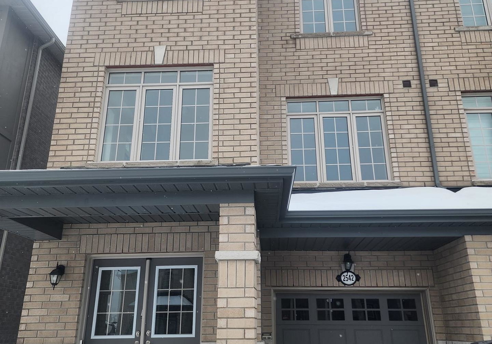 2542-hibiscus-drive-pickering-ontario-e12813562