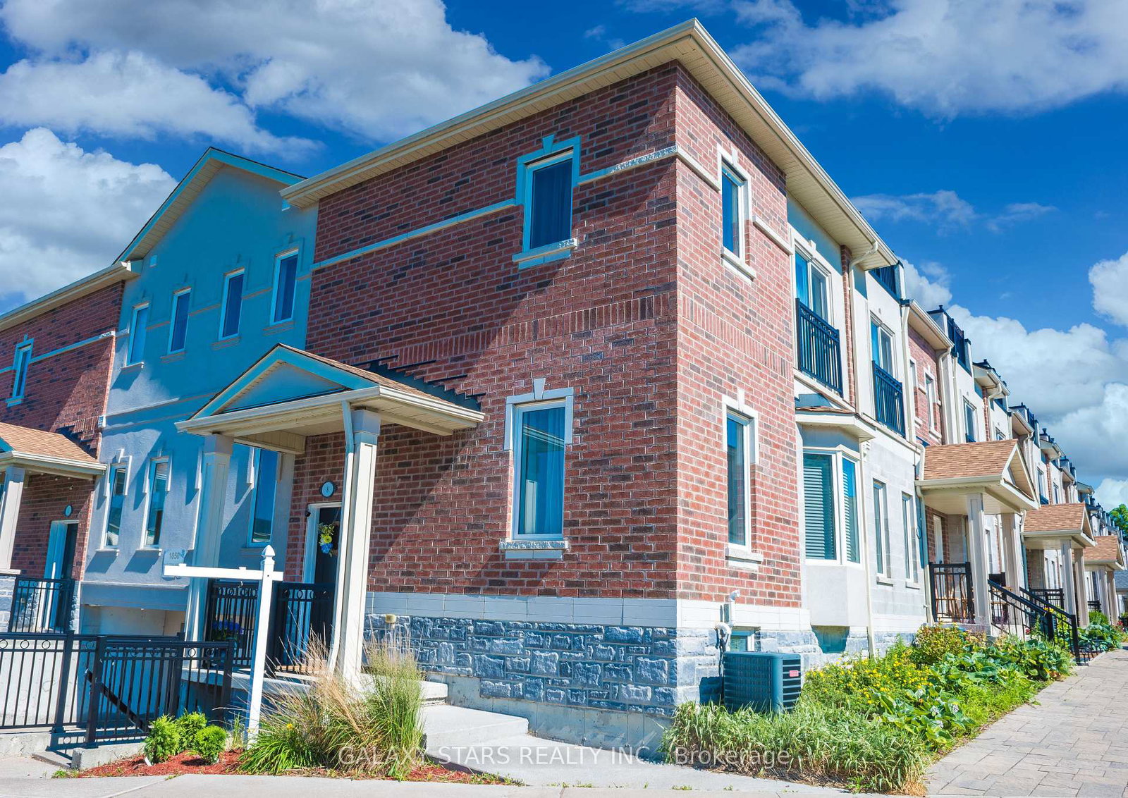 1050-elton-way-whitby-ontario-e12815354