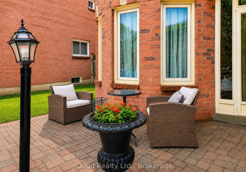 55-wilce-drive-ajax-ontario-e12815900