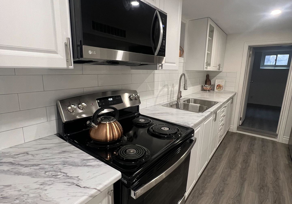 27-torrens-avenue-east-york-ontario-e12816618