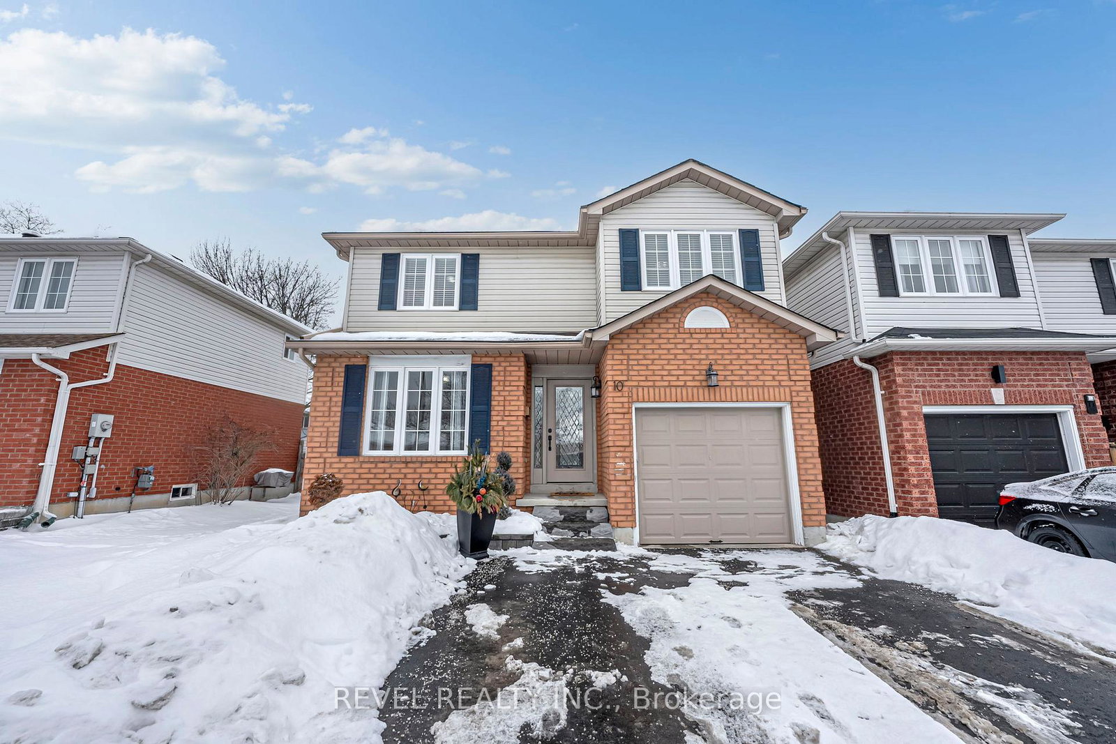 10-barron-court-clarington-ontario-e12817470