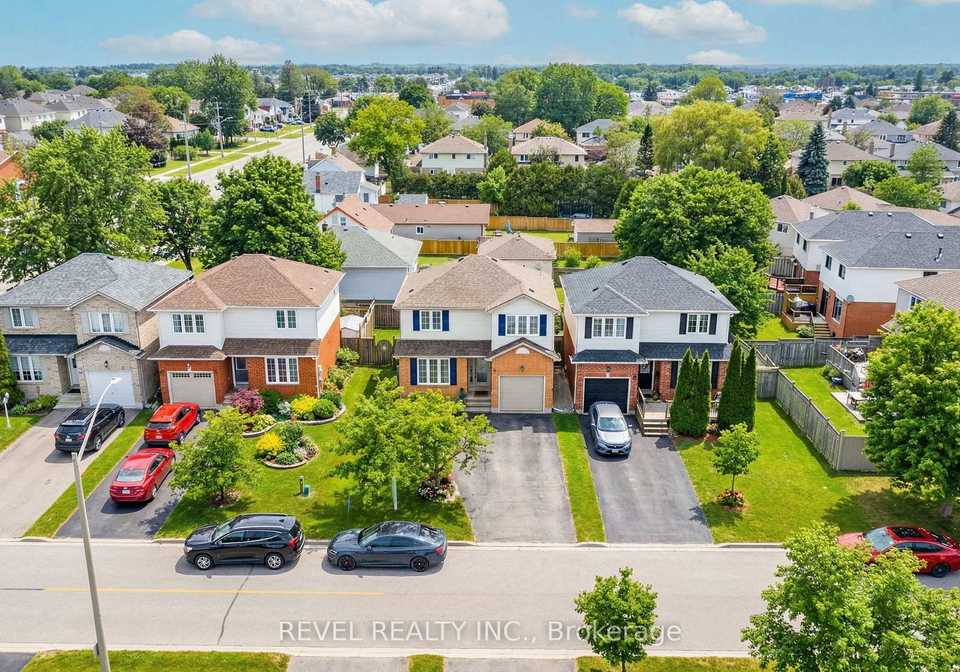 10-barron-court-clarington-ontario-e12817470