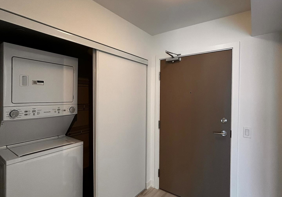 1010-sandy-beach-road-pickering-ontario-e12820360
