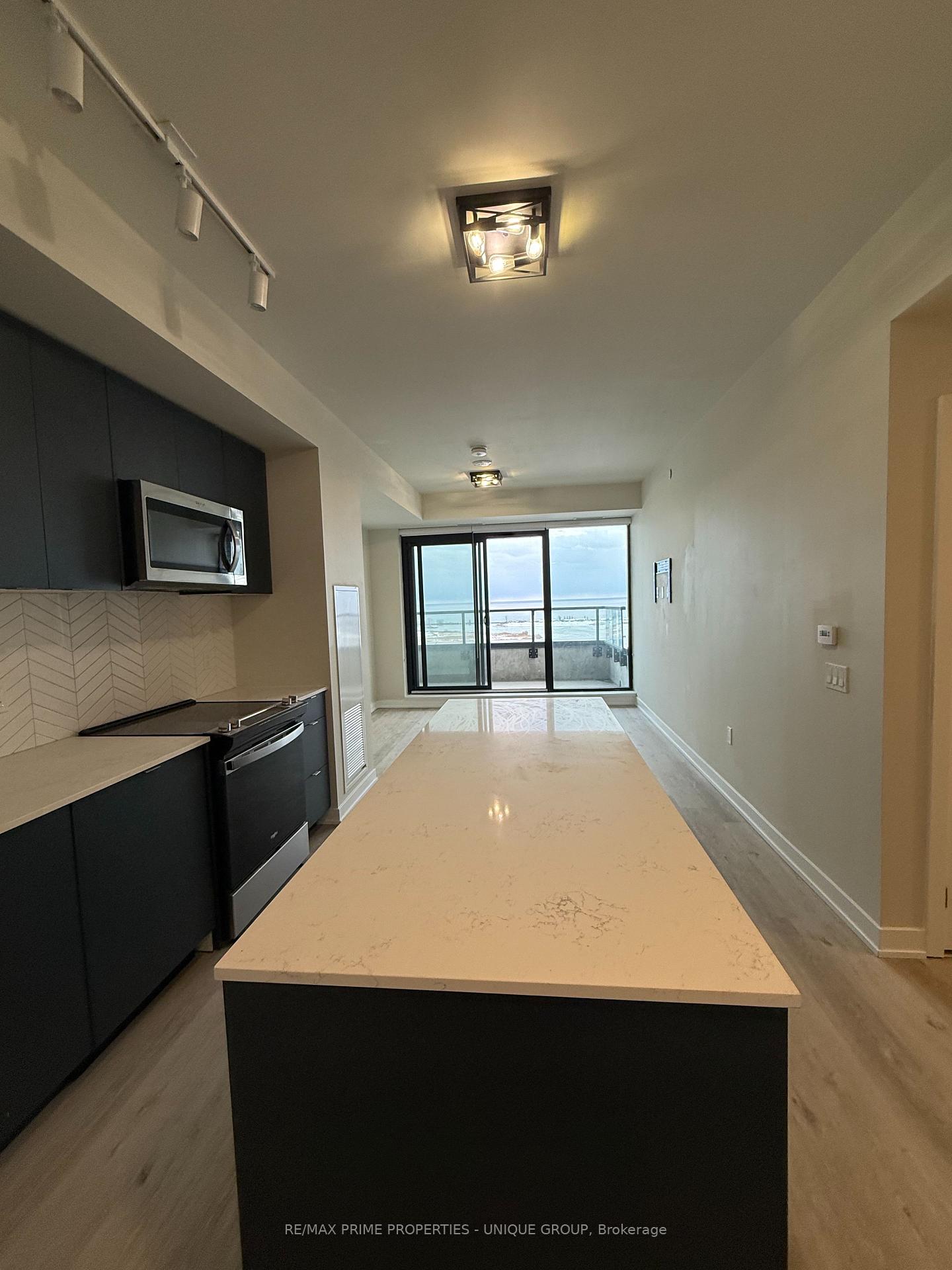 1606-charles-street-whitby-ontario-e12820814