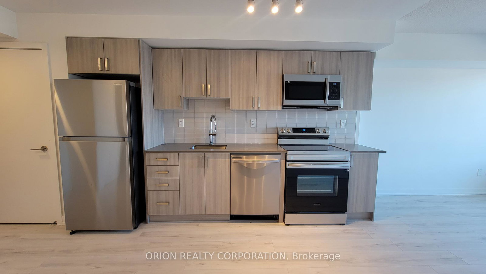 1435-celebration-drive-pickering-ontario-e12820882