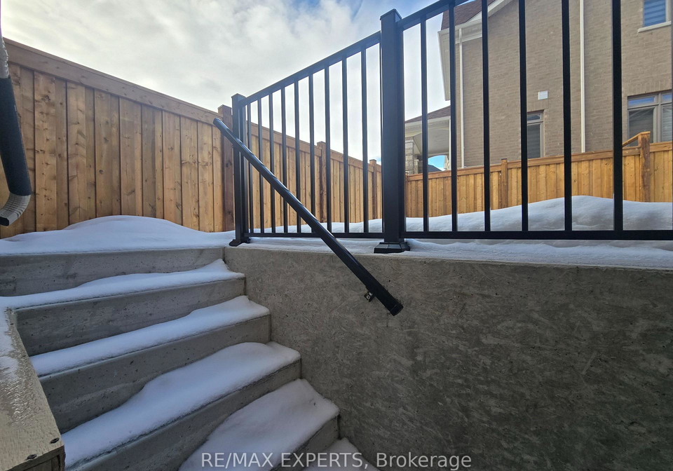 200-miyako-court-oshawa-ontario-e12822460