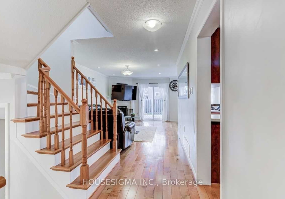 18-fisher-crescent-ajax-ontario-e12824428