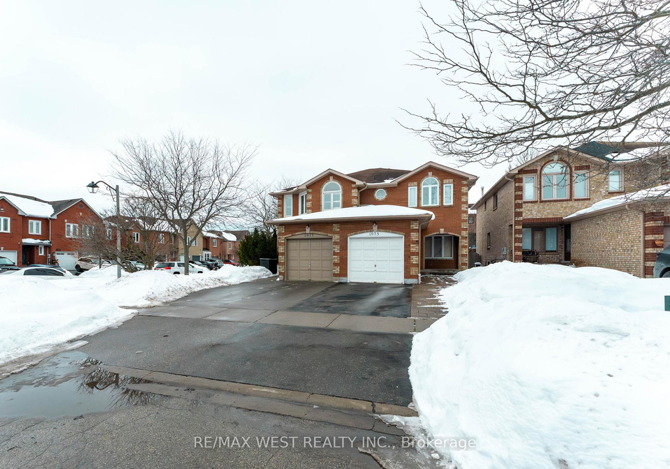 1977-pine-grove-avenue-pickering-ontario-e12825078