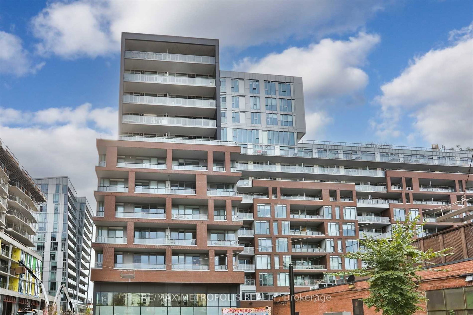 30-baseball-place-toronto-ontario-e12827722