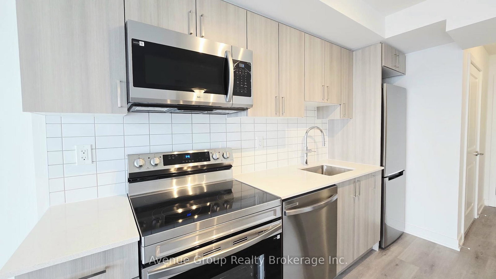 1010-sandy-beach-road-pickering-ontario-e12827786