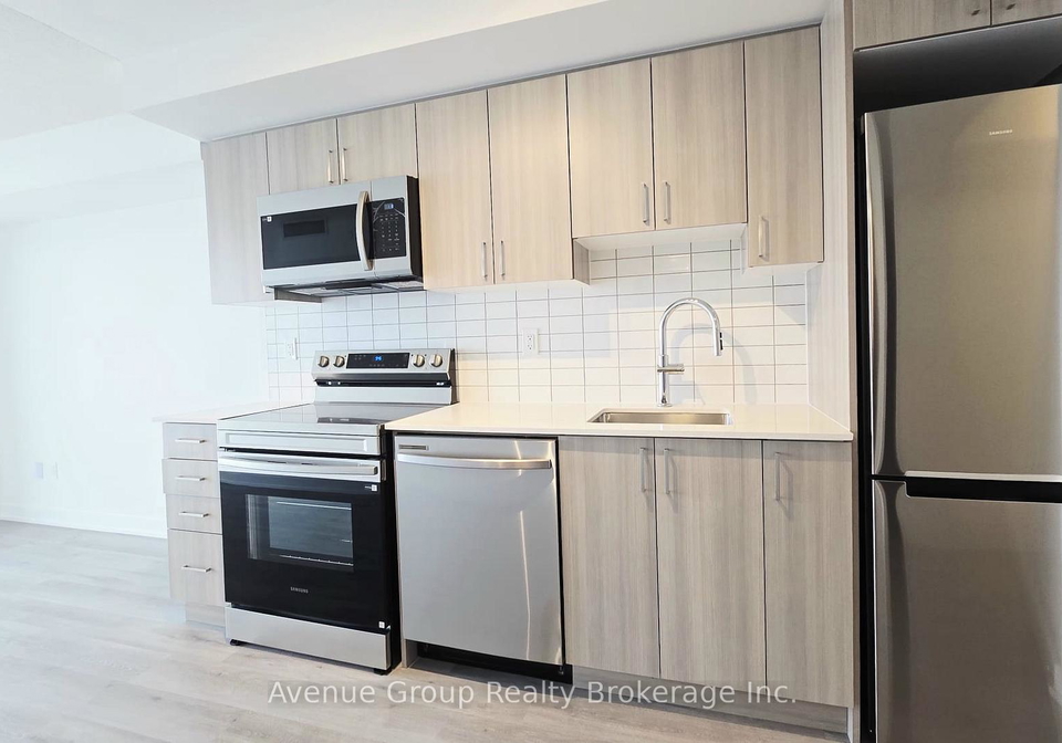 1010-sandy-beach-road-pickering-ontario-e12827786
