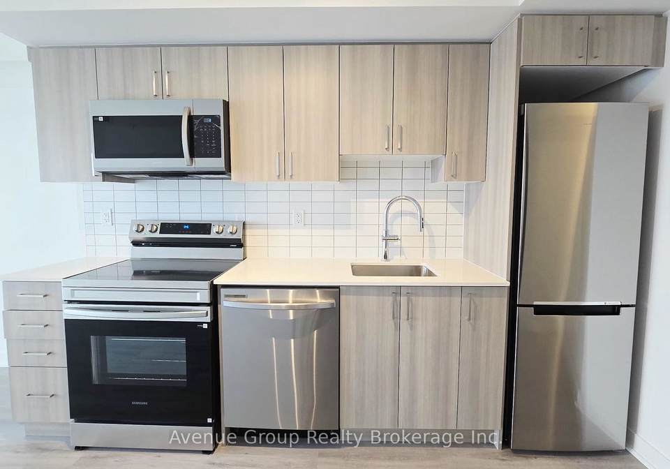 1010-sandy-beach-road-pickering-ontario-e12827786
