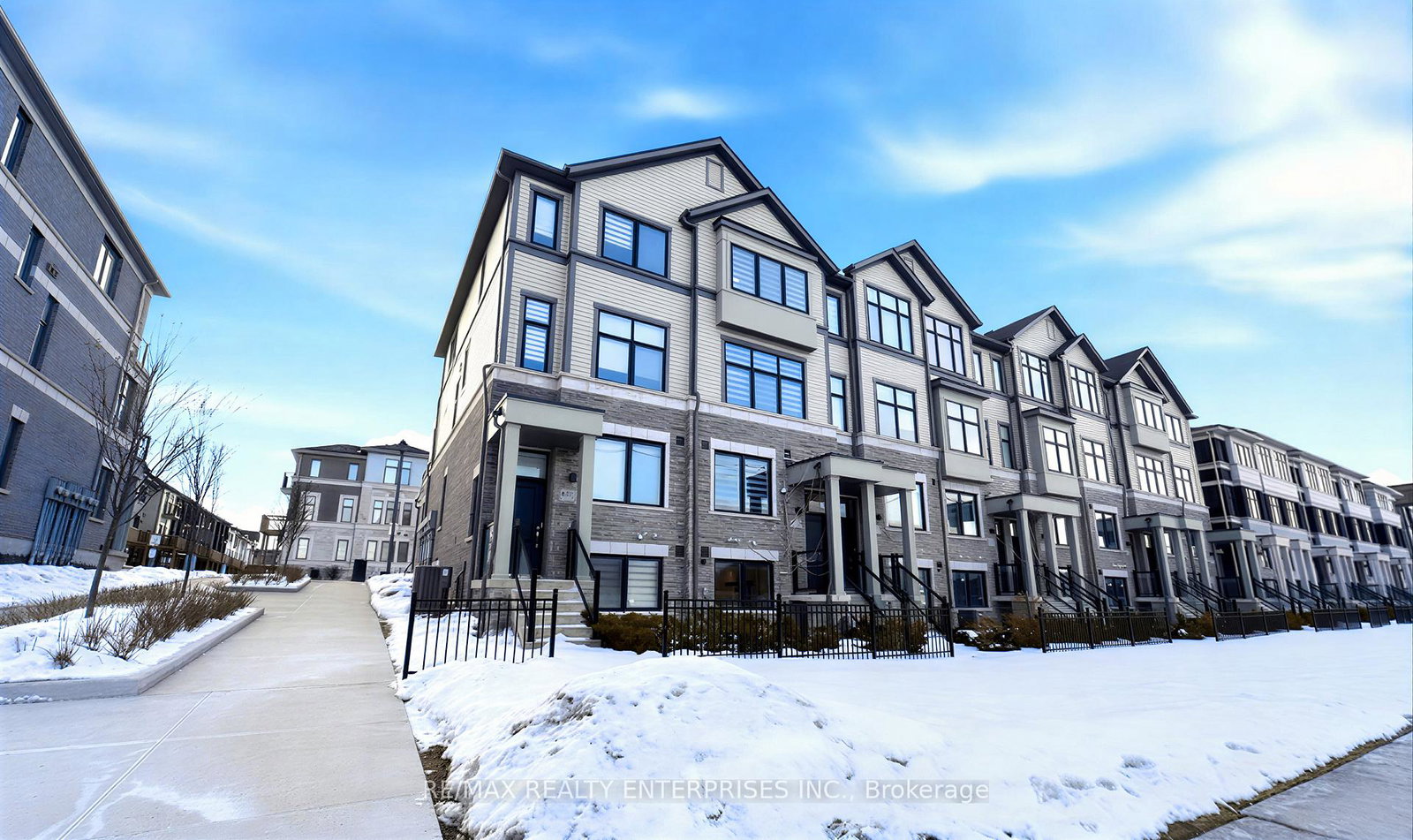 414-okanagan-path-oshawa-ontario-e12828404