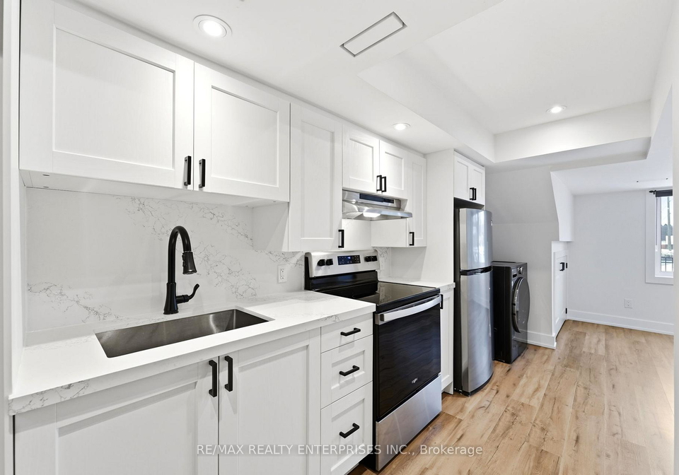 414-okanagan-path-oshawa-ontario-e12828404