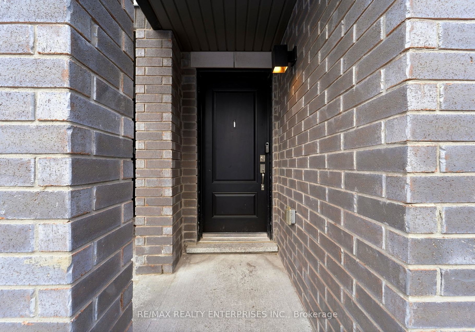 414-okanagan-path-oshawa-ontario-e12828406