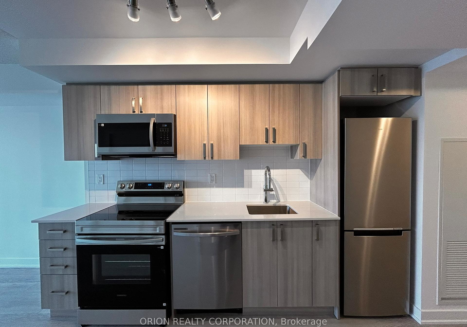 1010-sandy-beach-road-pickering-ontario-e12828710