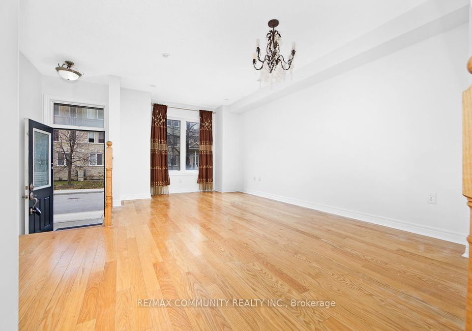 25-kawneer-terrace-scarborough-ontario-e12828996