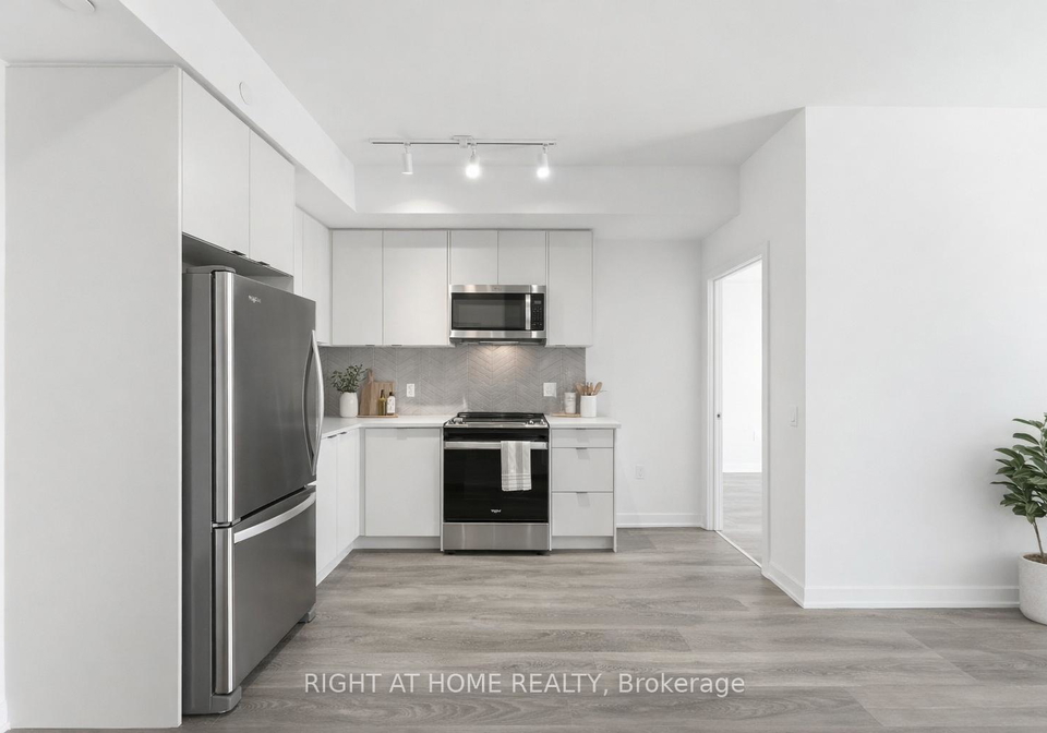 1606-charles-street-whitby-ontario-e12830194