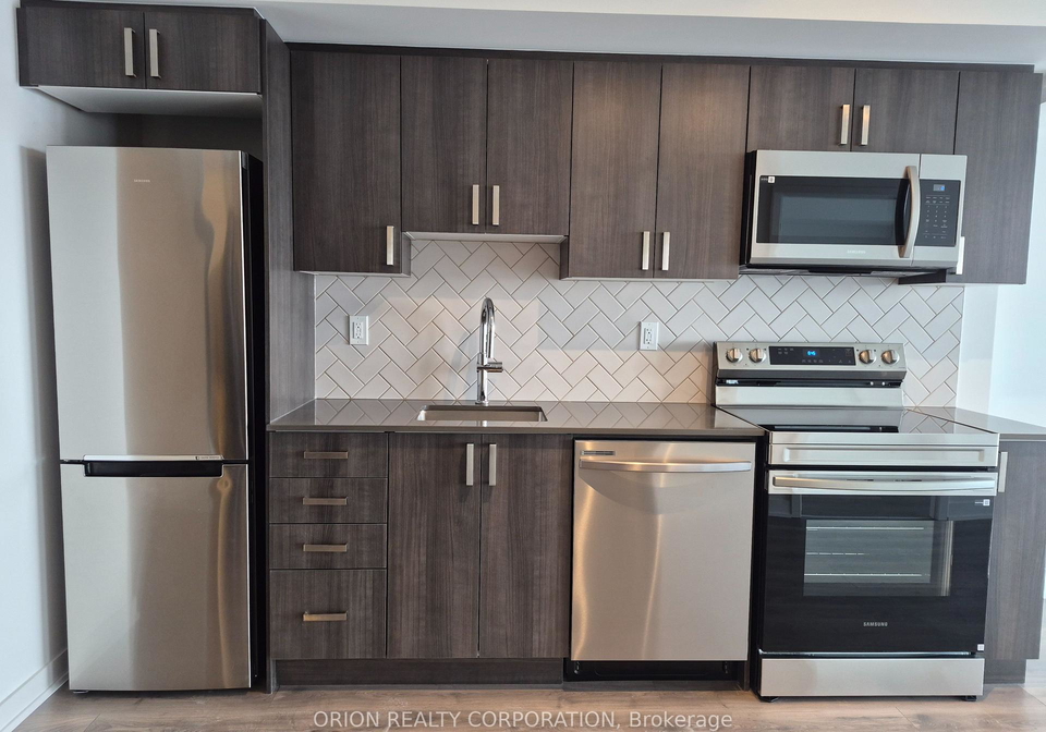 1010-sandy-beach-road-pickering-ontario-e12830252