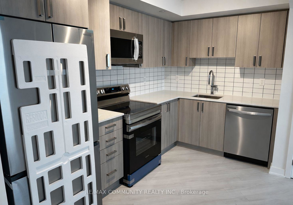1010-sandy-beach-road-pickering-ontario-e12831380