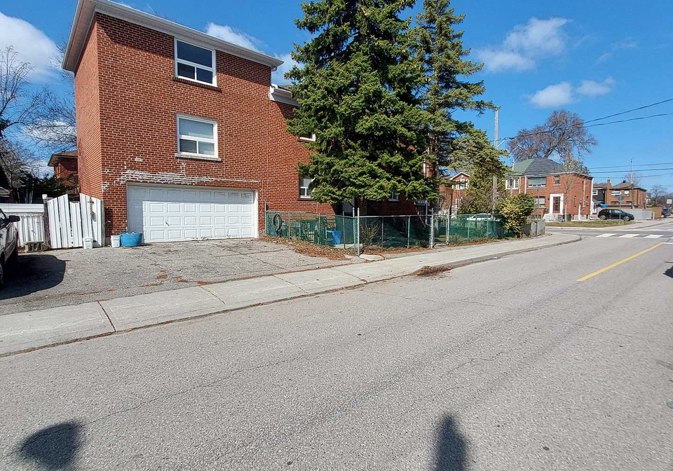 53-virginia-avenue-east-york-ontario-e12831602