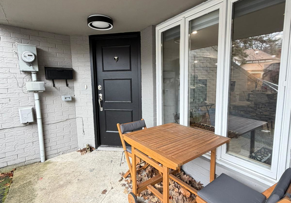 6-woodvale-crescent-east-york-ontario-e12832086