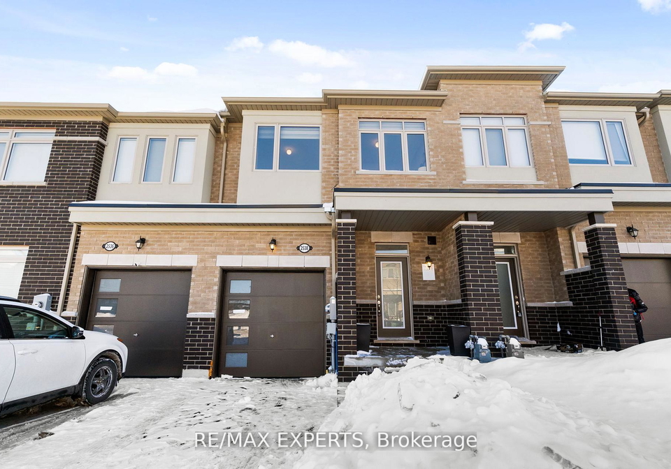 2538-winter-words-drive-oshawa-ontario-e12833144