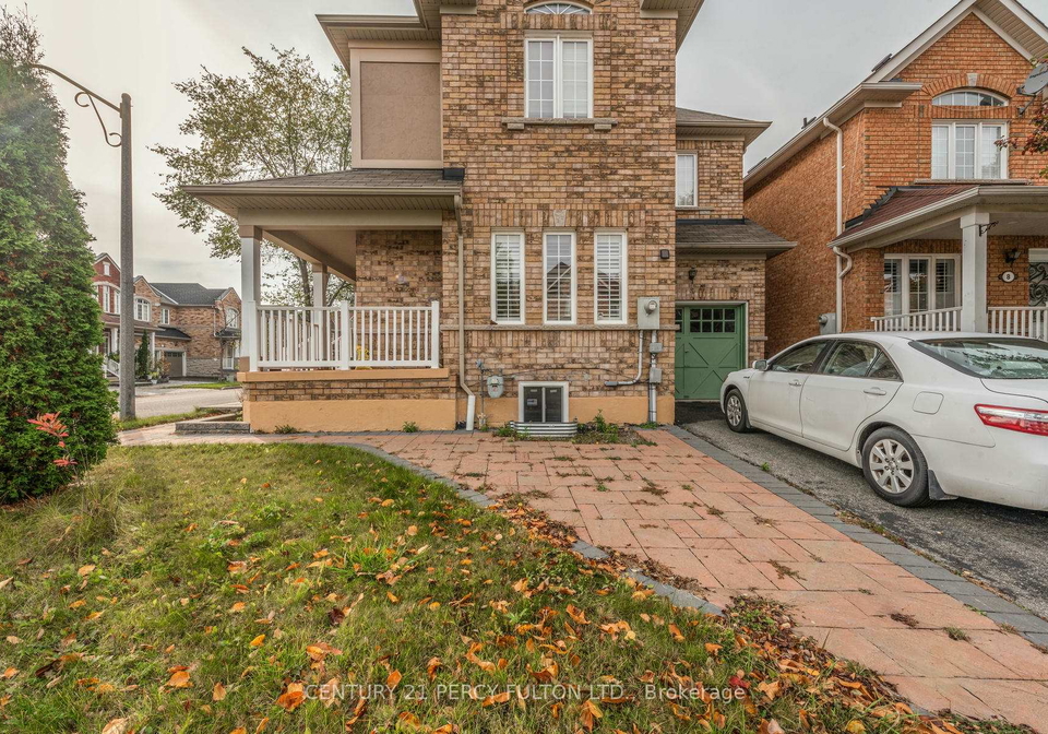 1-cragg-crescent-ajax-ontario-e12833408