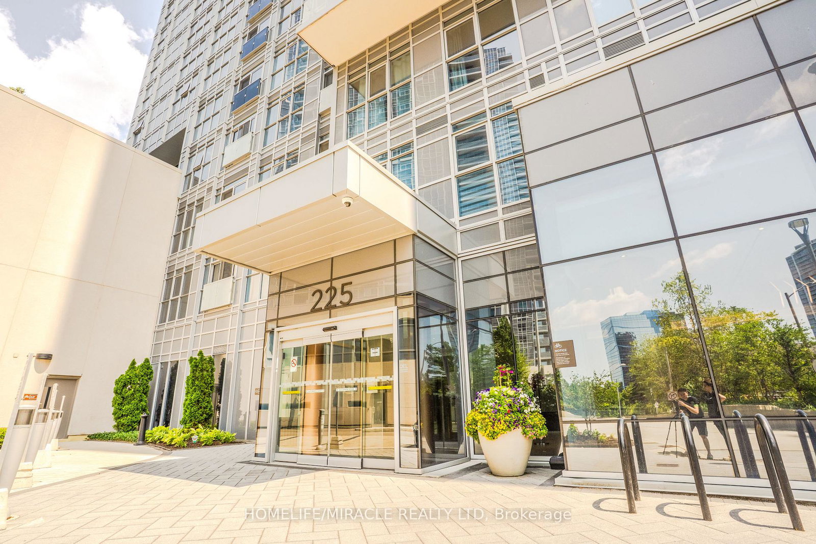 225-village-green-square-scarborough-ontario-e12834176