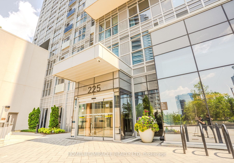 225-village-green-square-scarborough-ontario-e12834176