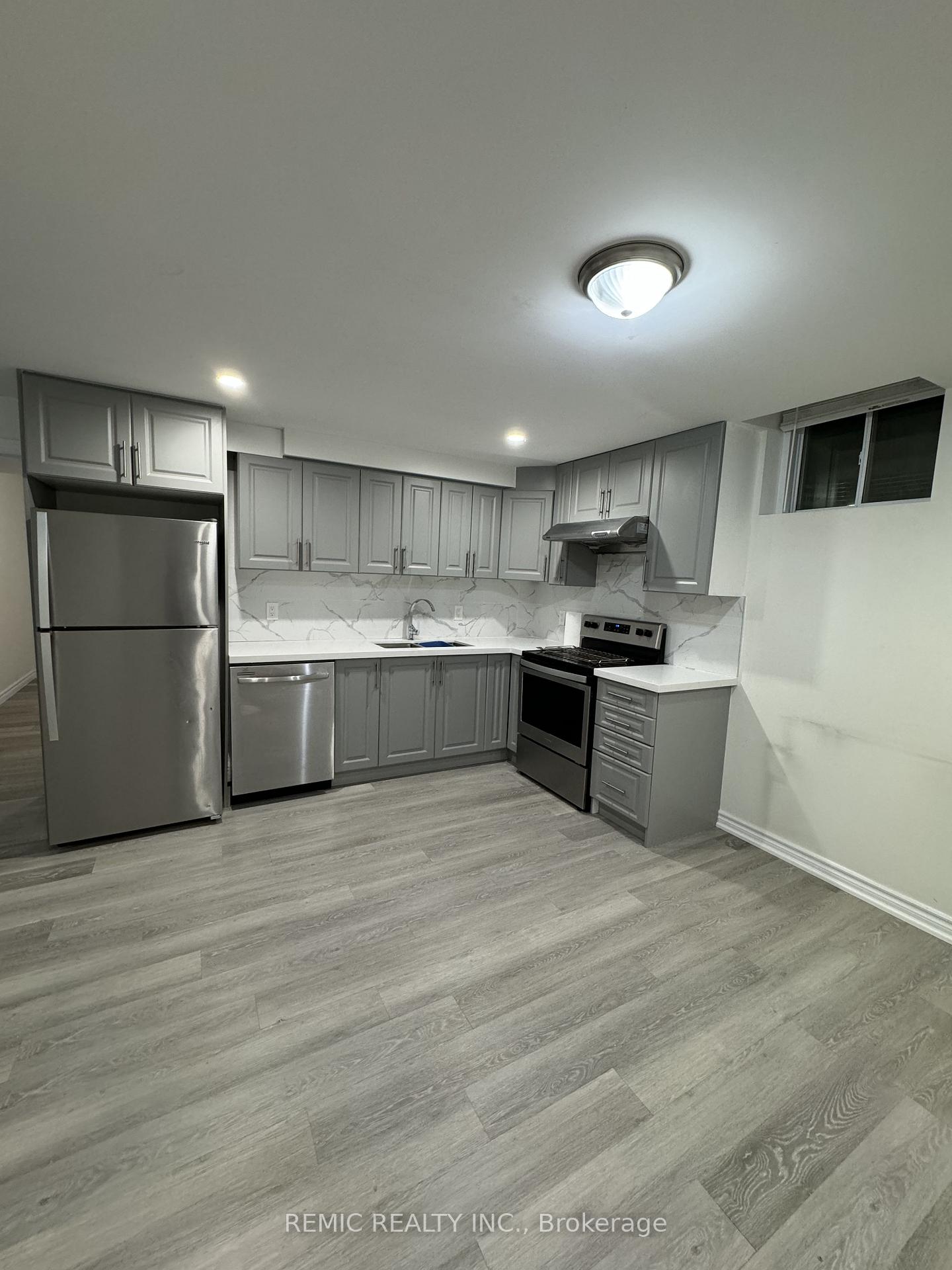 40-crombie-street-clarington-ontario-e12835324