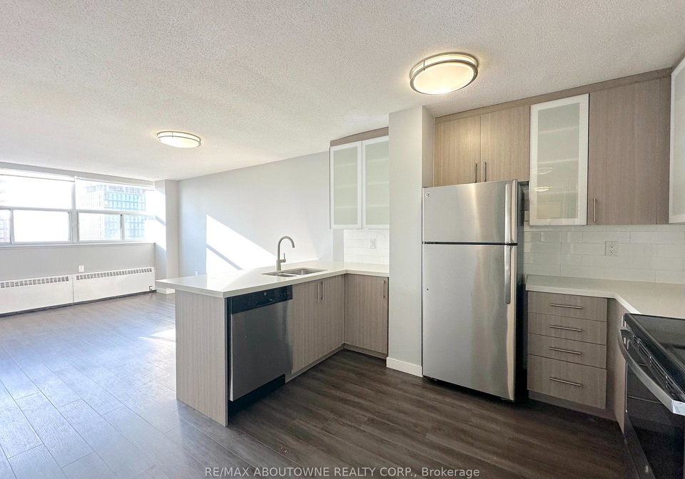 2575-danforth-avenue-toronto-ontario-e12835464