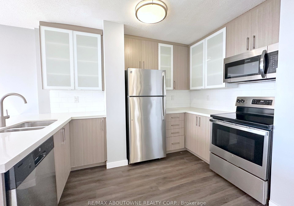 2575-danforth-avenue-toronto-ontario-e12835464
