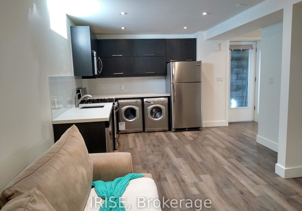 11-donmore-avenue-east-york-ontario-e12836570