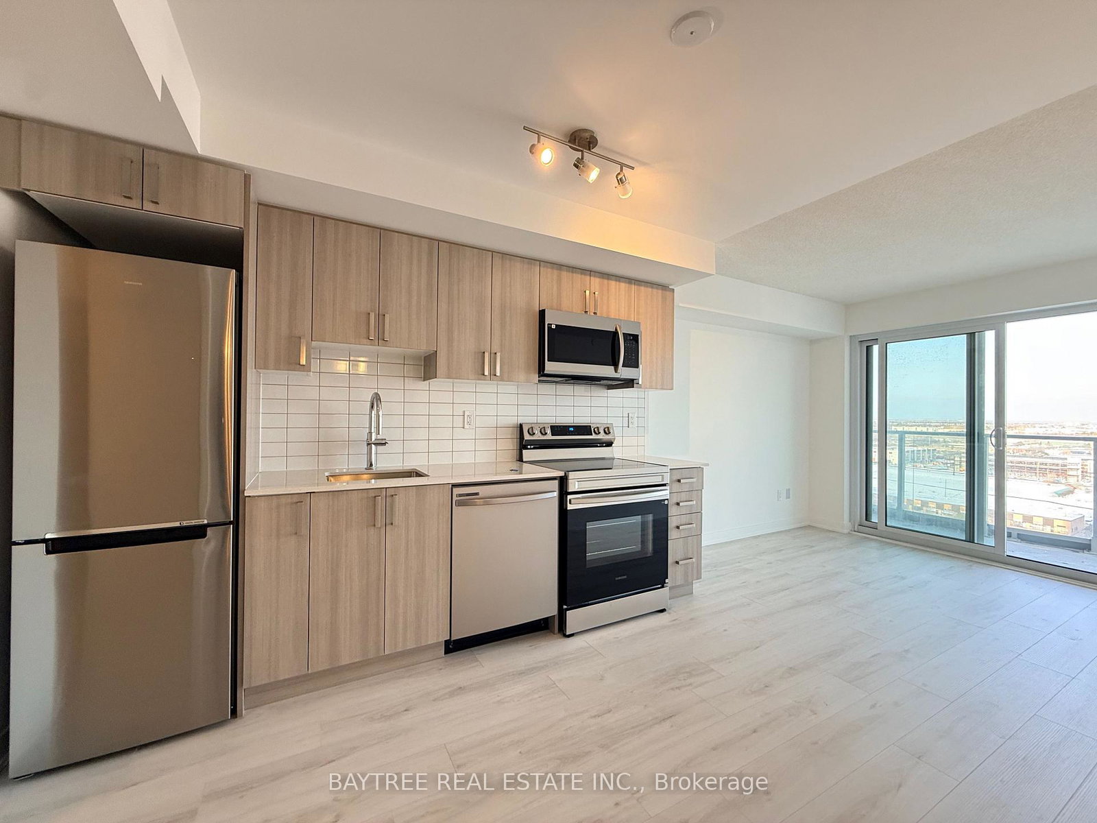 1010-sandy-beach-road-pickering-ontario-e12836658