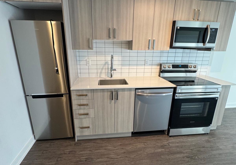 1010-sandy-beach-road-pickering-ontario-e12837104