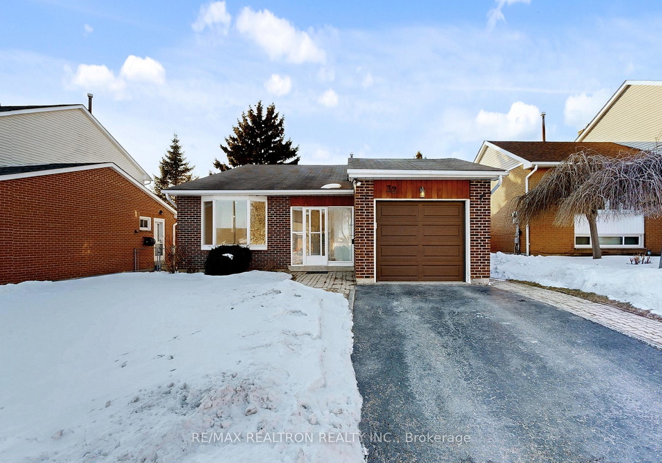 32-panter-crescent-ajax-ontario-e12837664