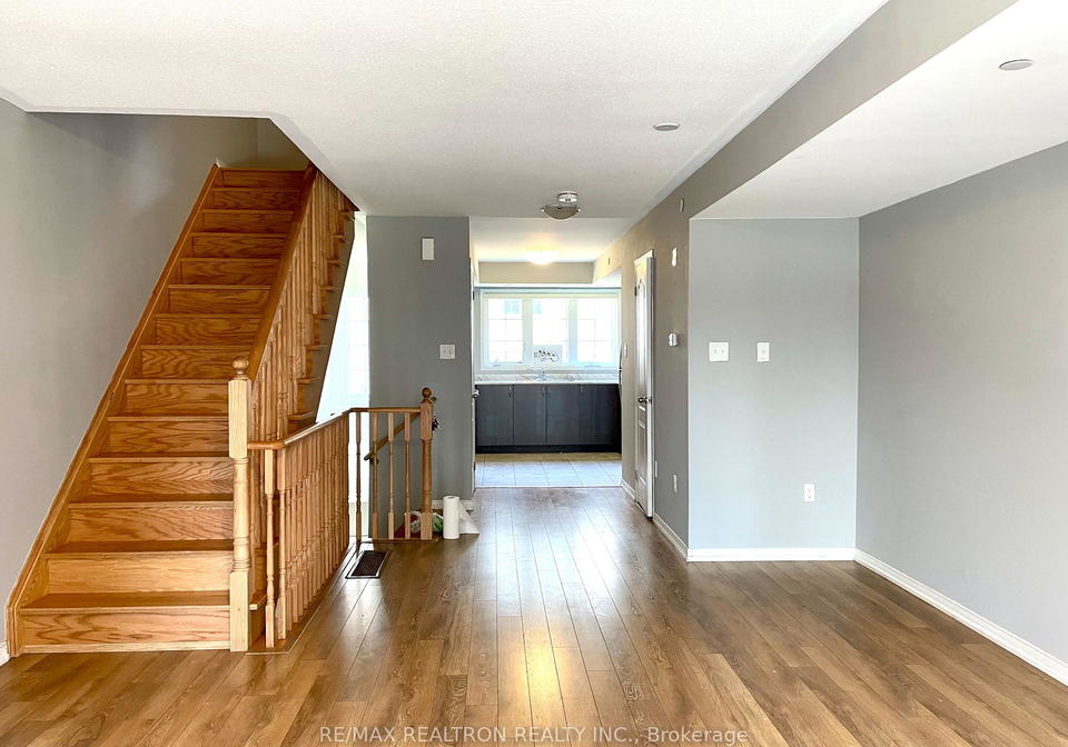 2702-deputy-minister-path-oshawa-ontario-e12839050