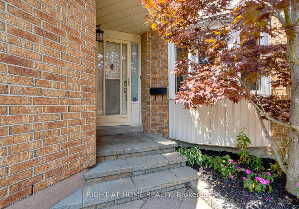 606-chiron-crescent-pickering-ontario-e12840746